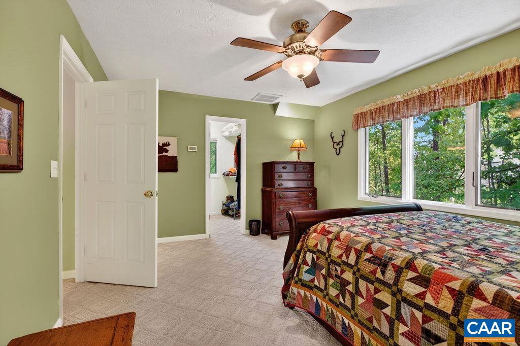 93 HONEY LOCUST LN