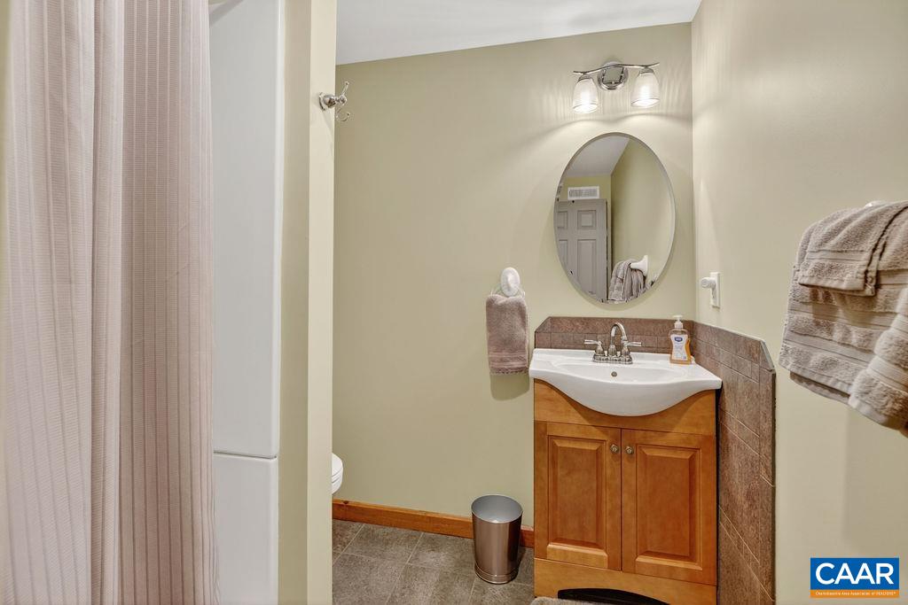 93 HONEY LOCUST LN