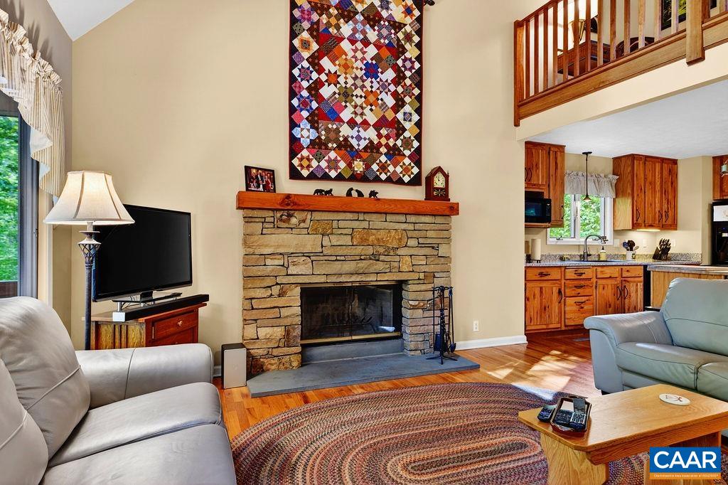 93 HONEY LOCUST LN