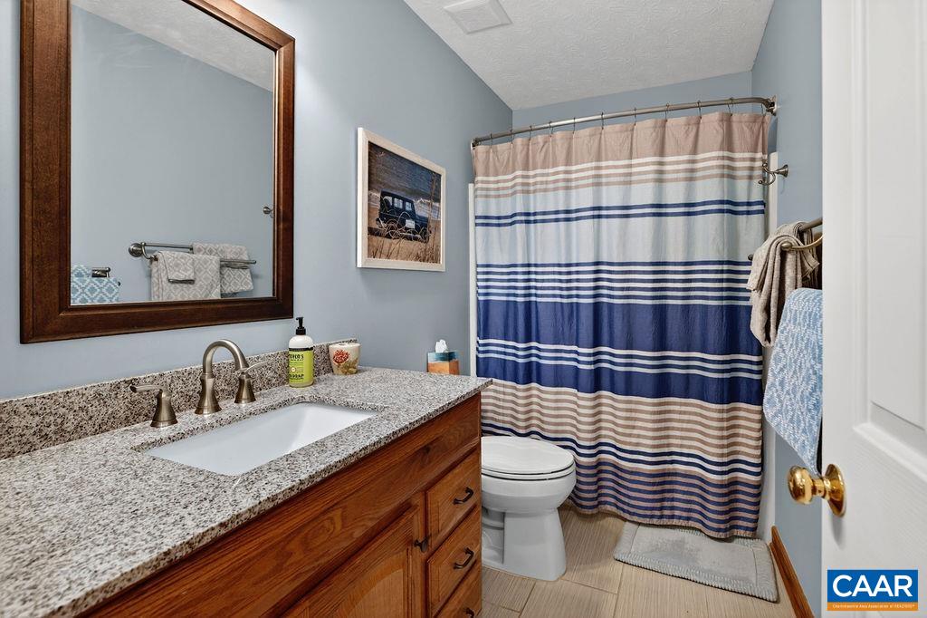 93 HONEY LOCUST LN