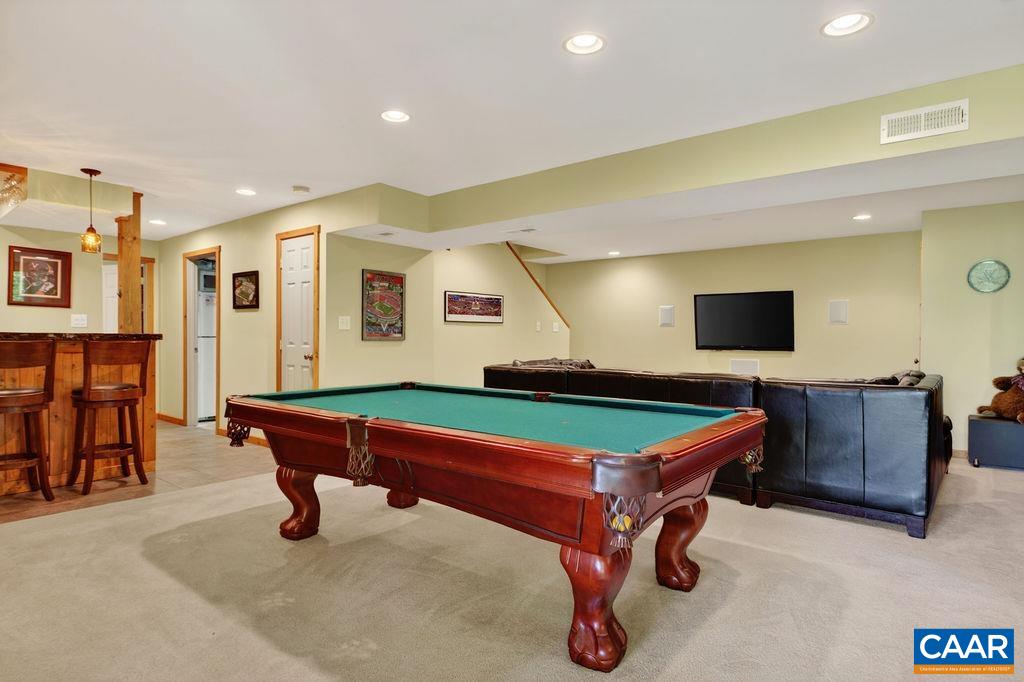 93 HONEY LOCUST LN