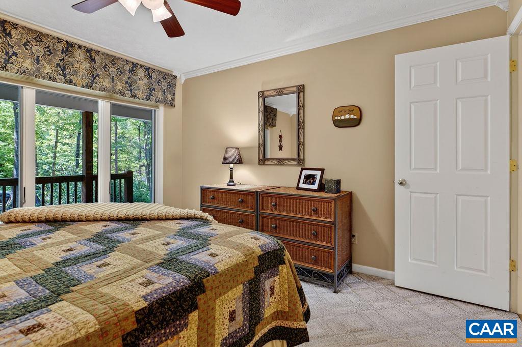 93 HONEY LOCUST LN