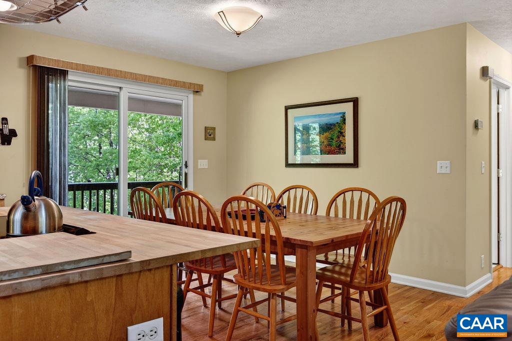 93 HONEY LOCUST LN