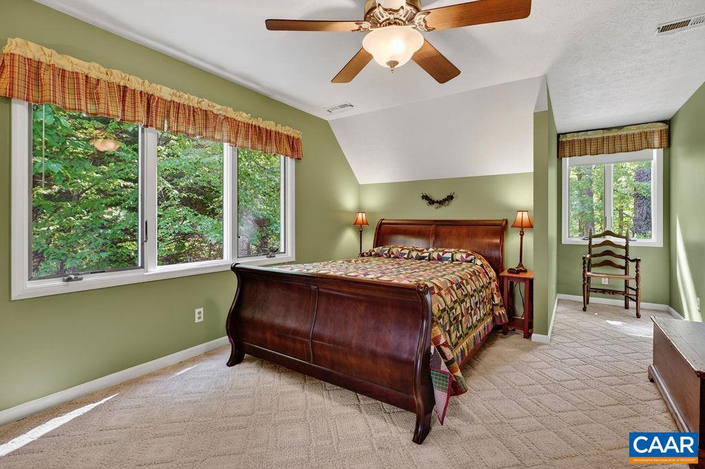 93 HONEY LOCUST LN