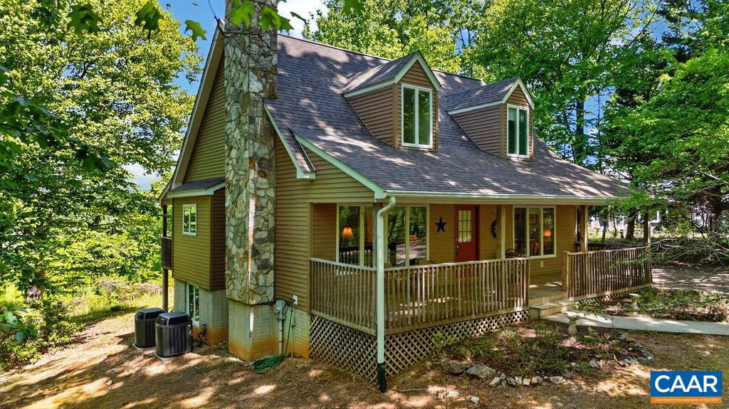 93 HONEY LOCUST LN