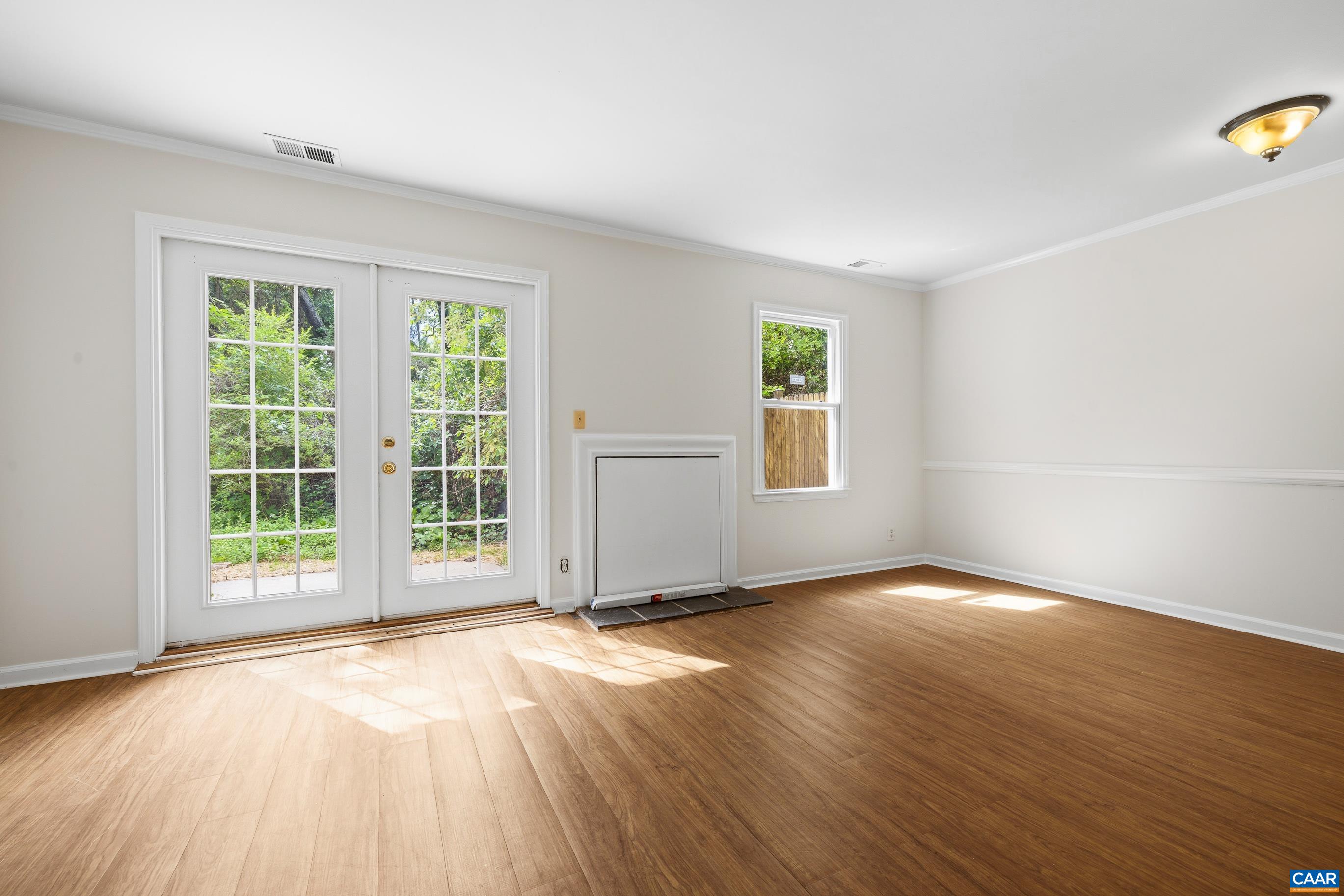 501 MOSELEY DR Unit: B