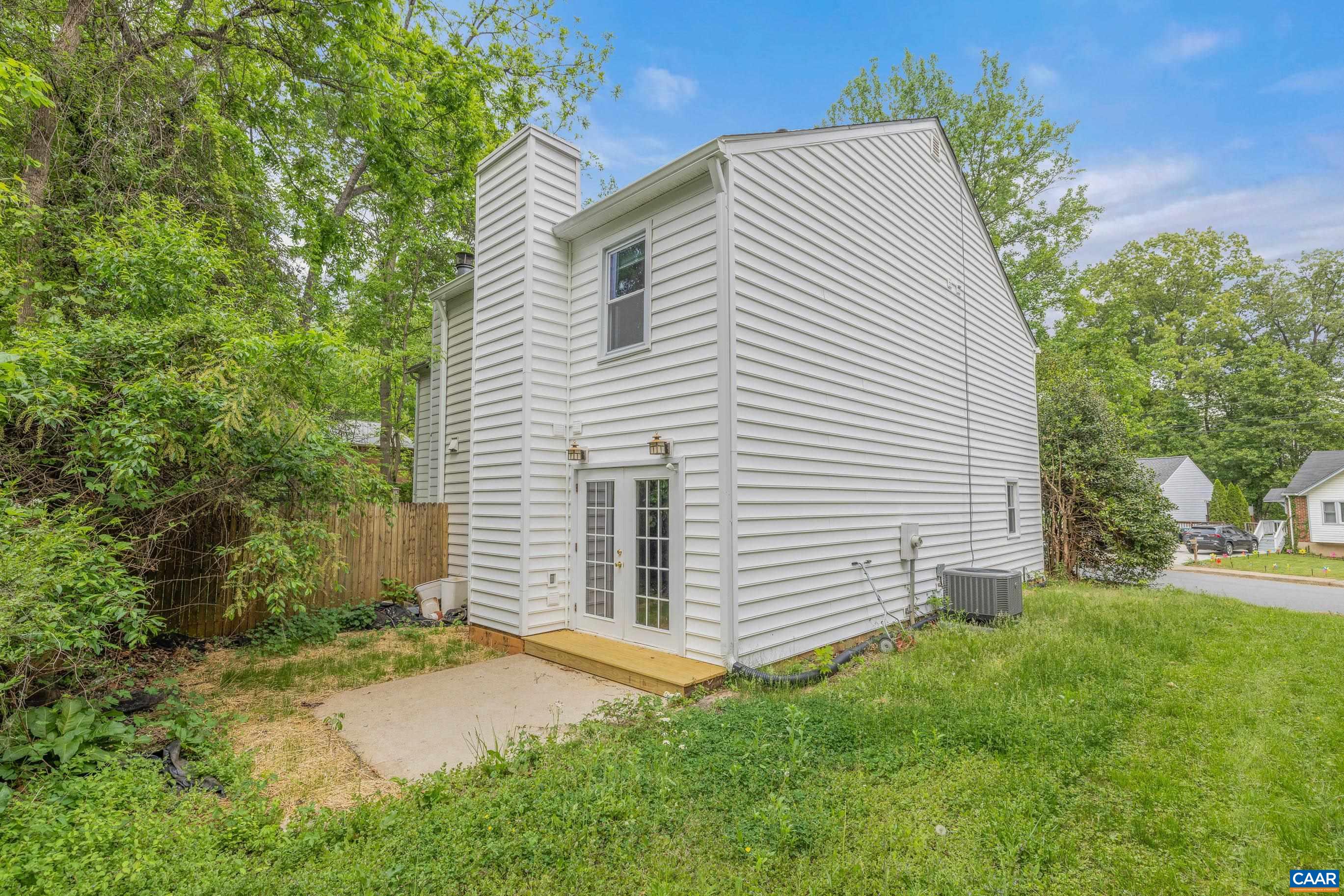 501 MOSELEY DR Unit: B