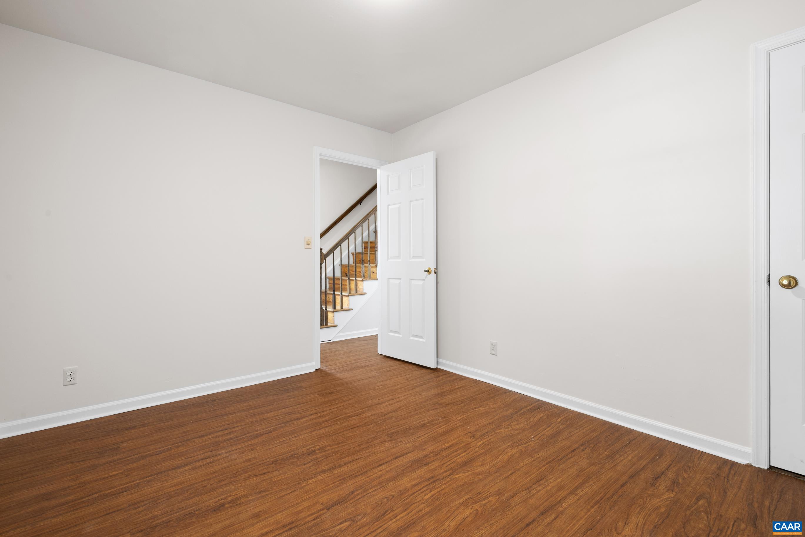 501 MOSELEY DR Unit: B