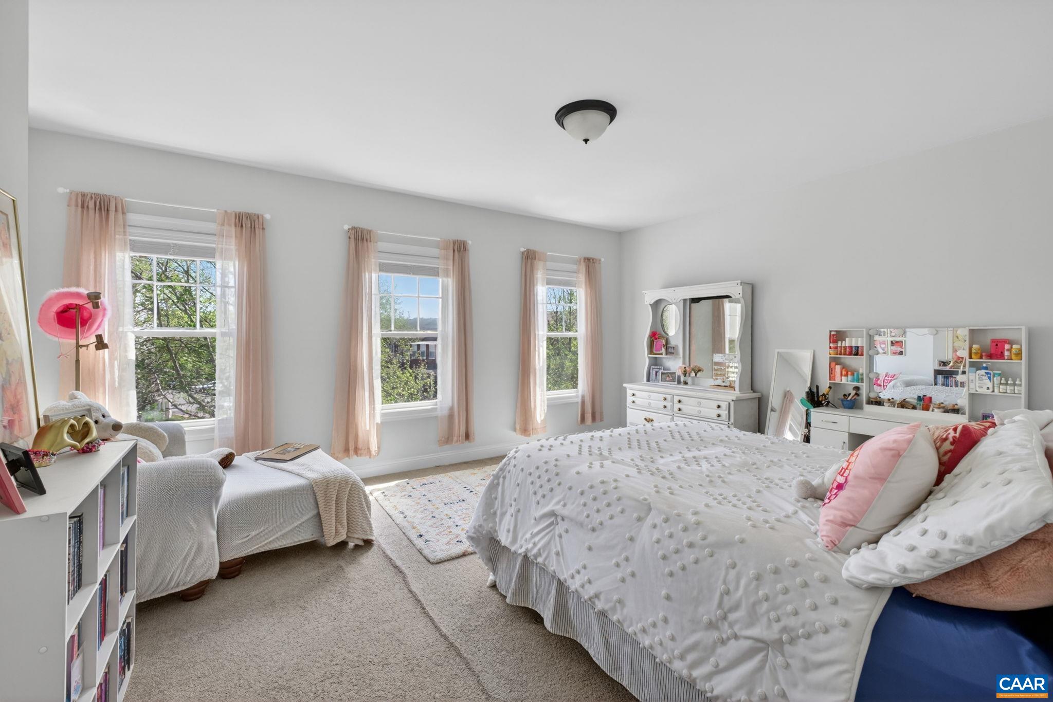 2825 SHANNON GLEN CT