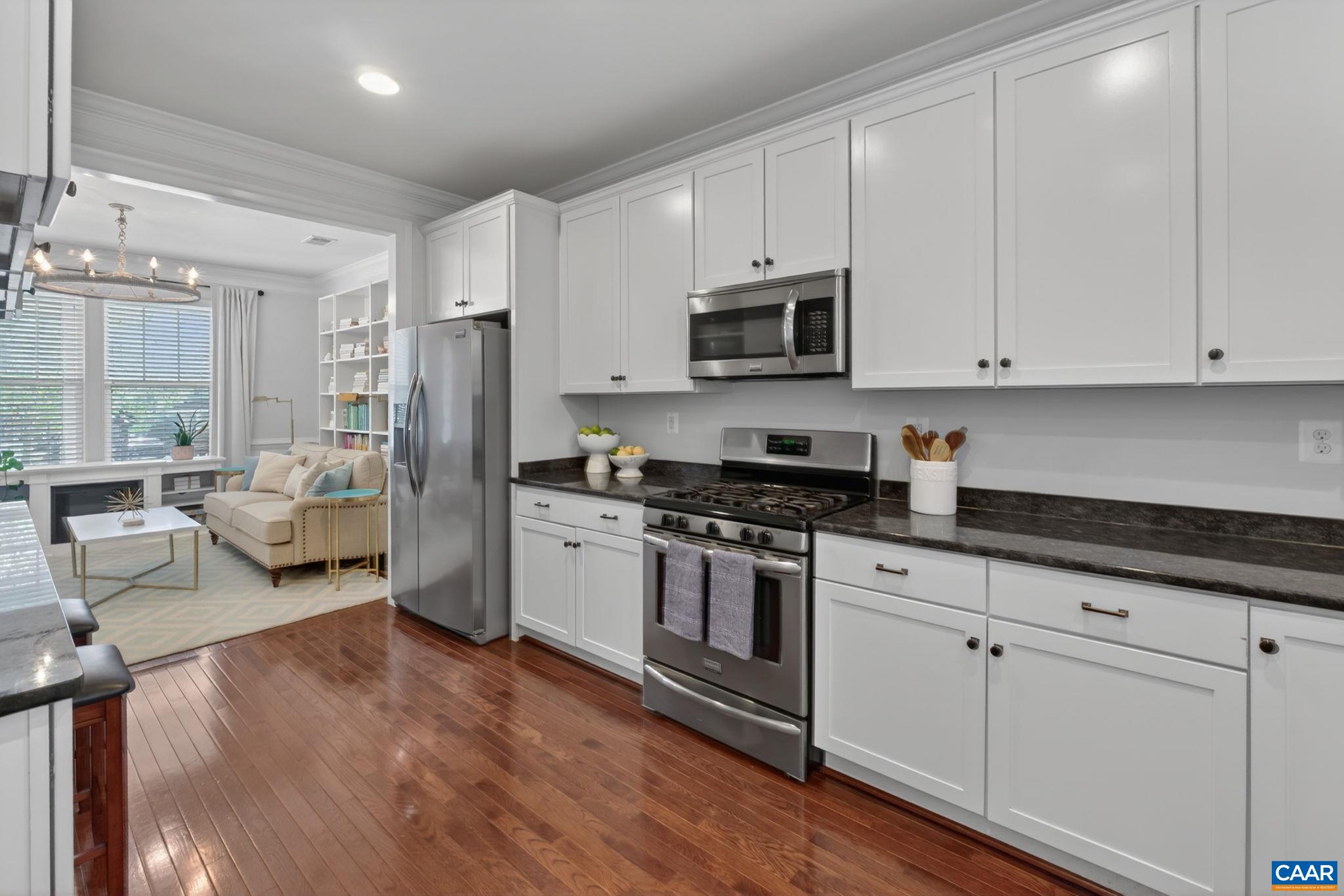 2825 SHANNON GLEN CT