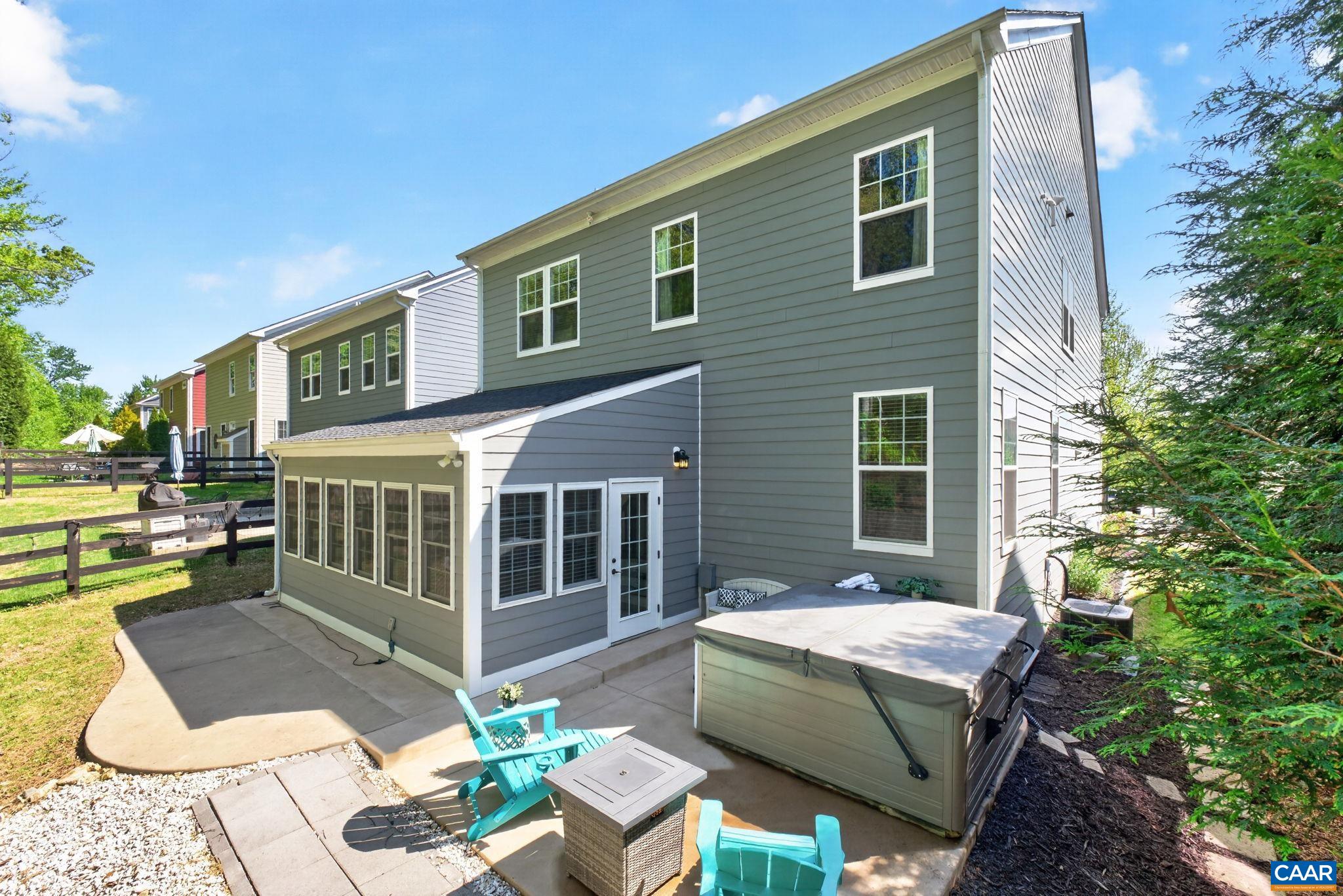 2825 SHANNON GLEN CT