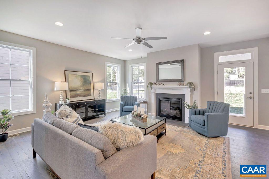 21C STEEP ROCK PL