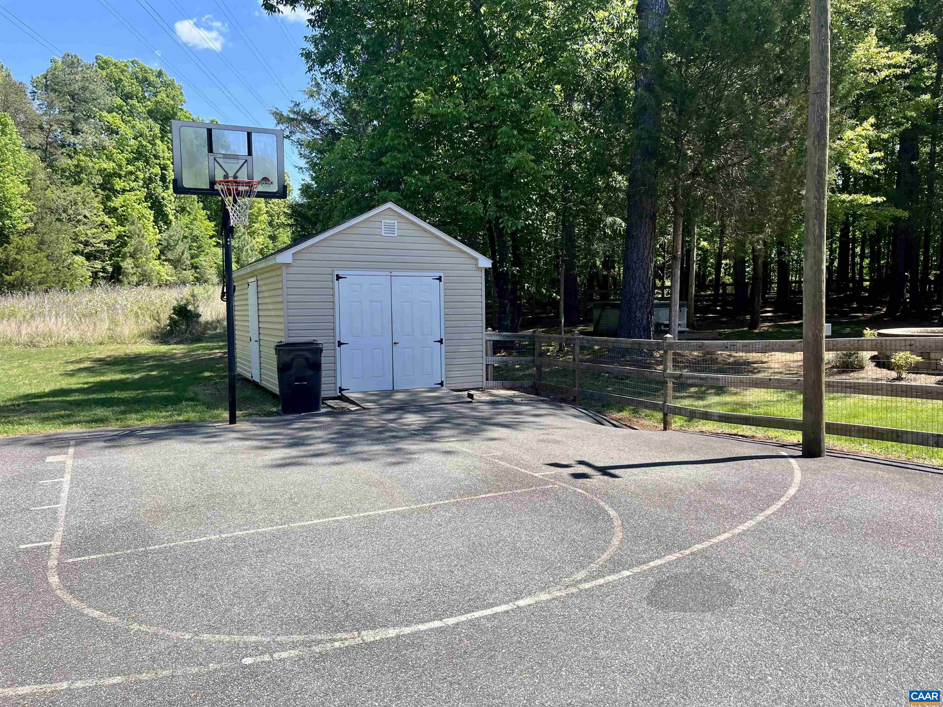 1300 WEST LEIGH DR