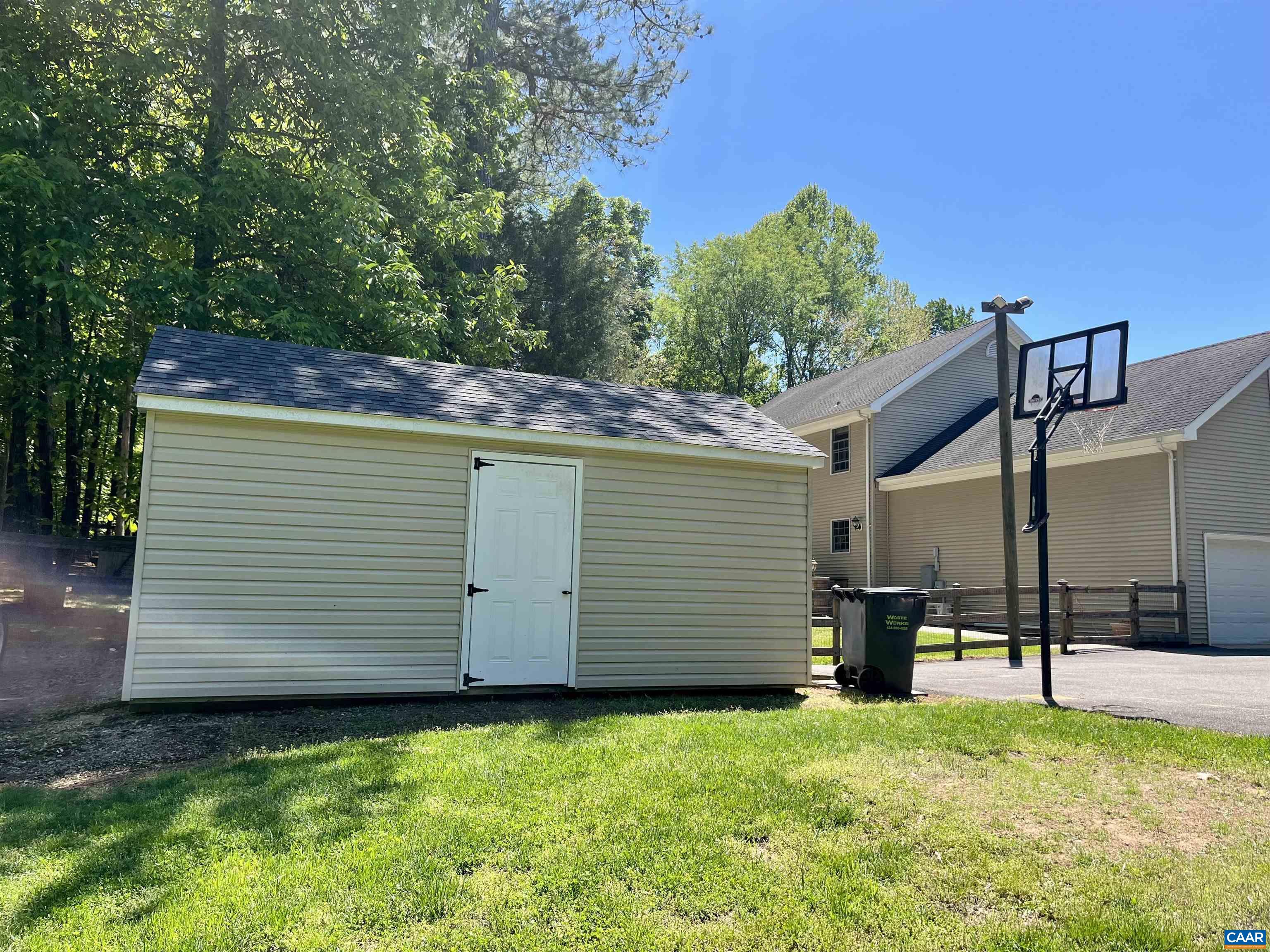 1300 WEST LEIGH DR