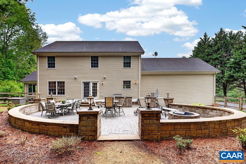 1300 WEST LEIGH DR