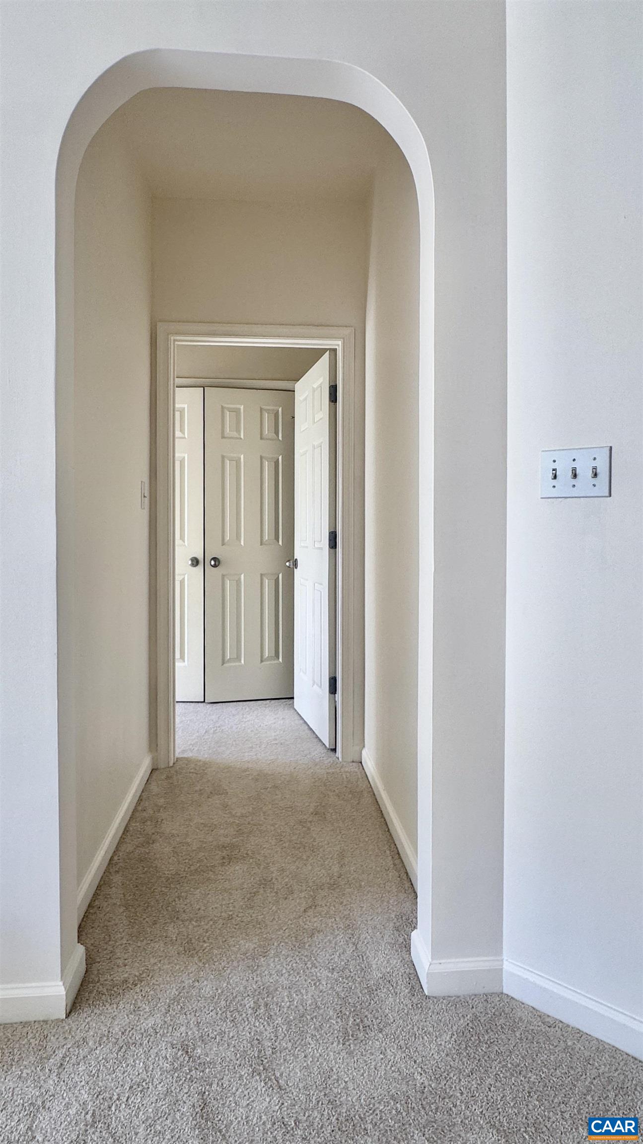 300 RIVERBEND DR Unit: 2A