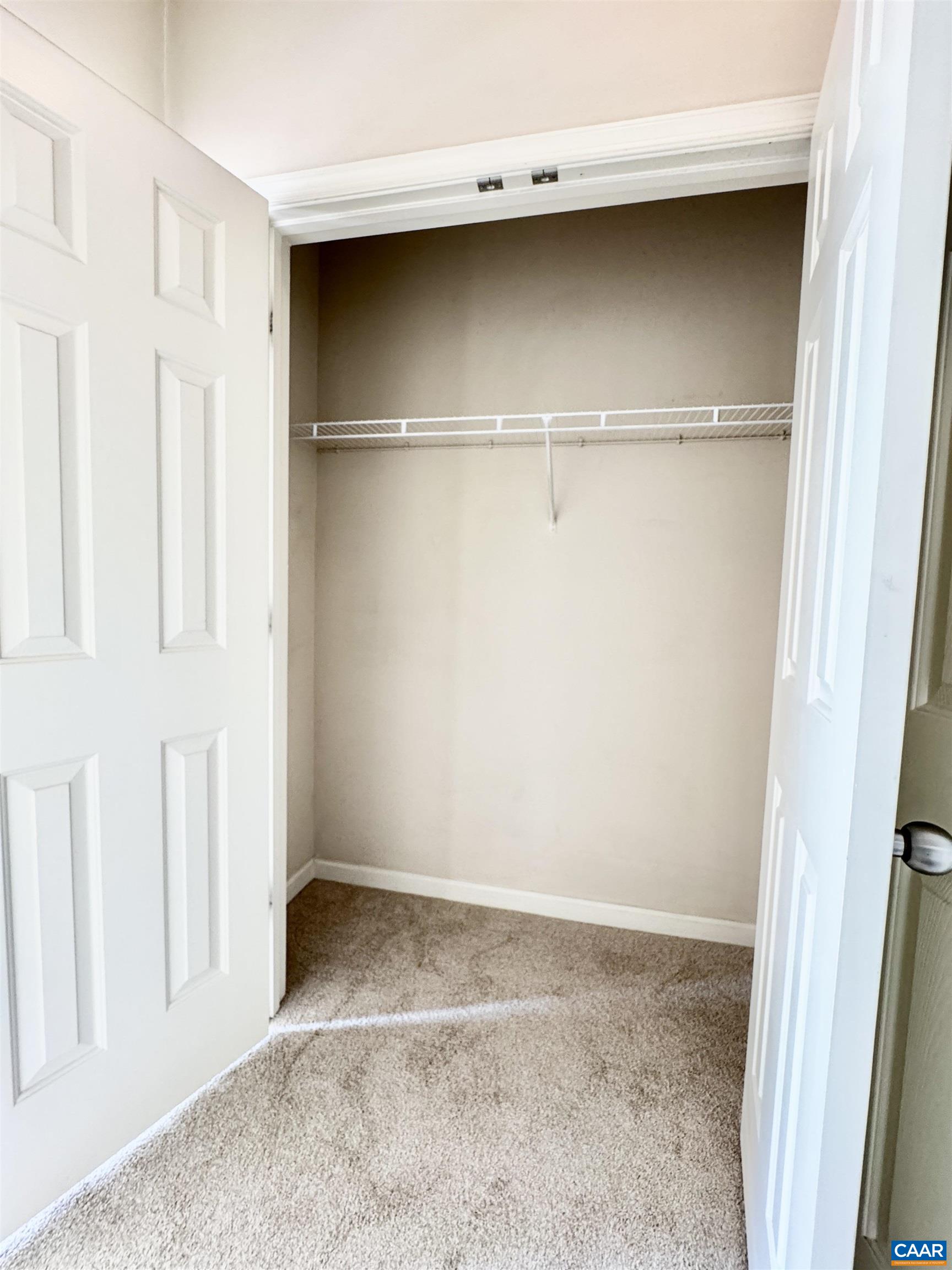 300 RIVERBEND DR Unit: 2A