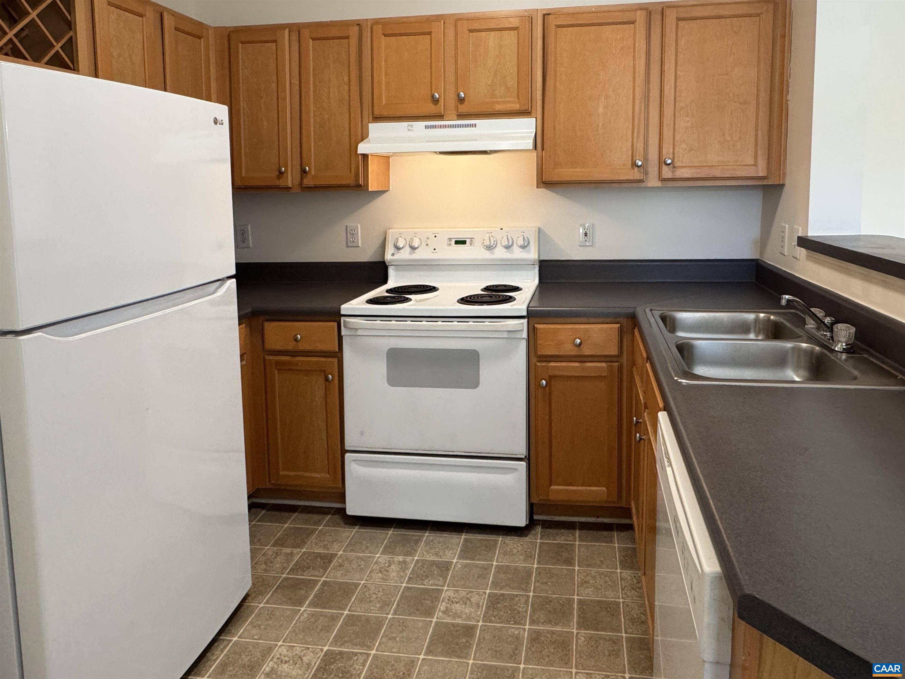 300 RIVERBEND DR Unit: 2A