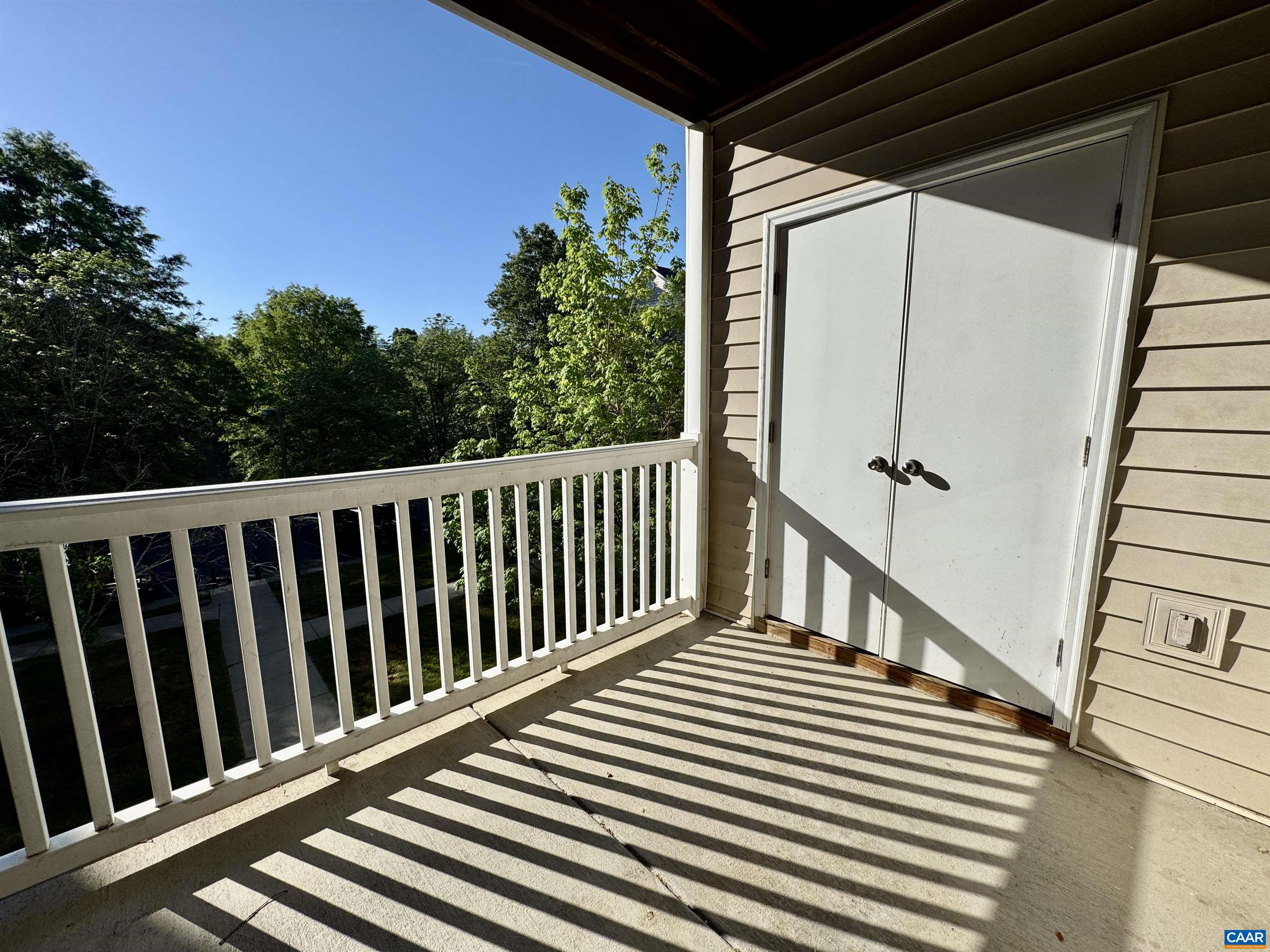 300 RIVERBEND DR Unit: 2A