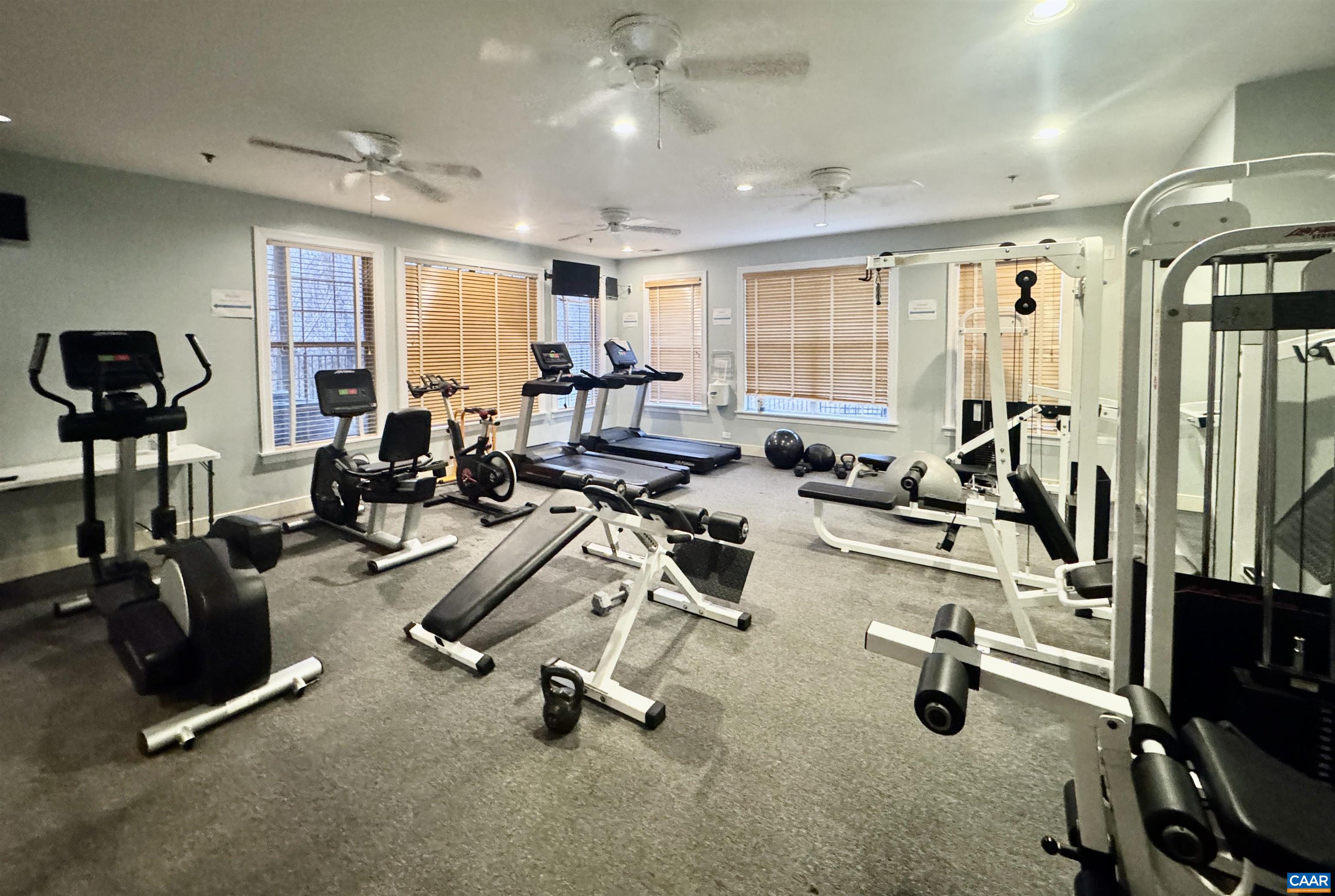 300 RIVERBEND DR Unit: 2A