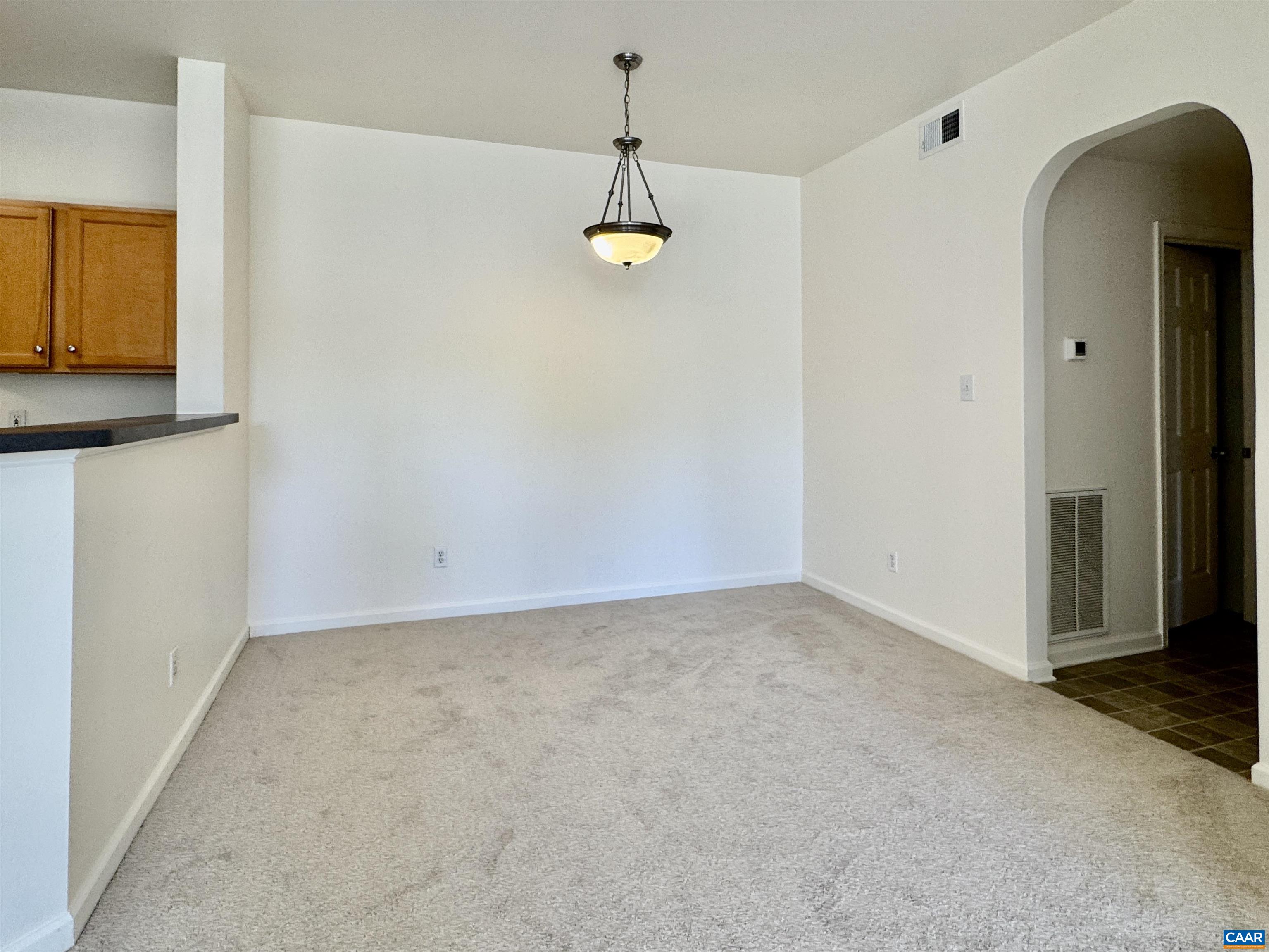 300 RIVERBEND DR Unit: 2A