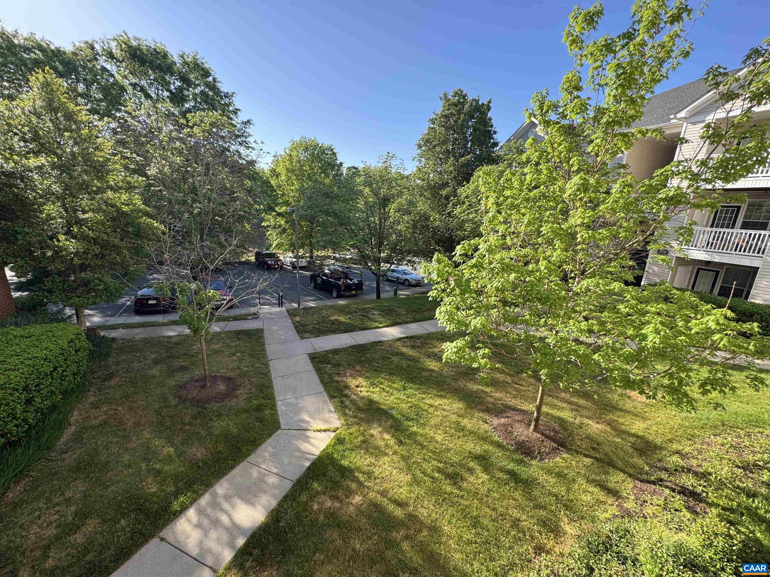 300 RIVERBEND DR Unit: 2A