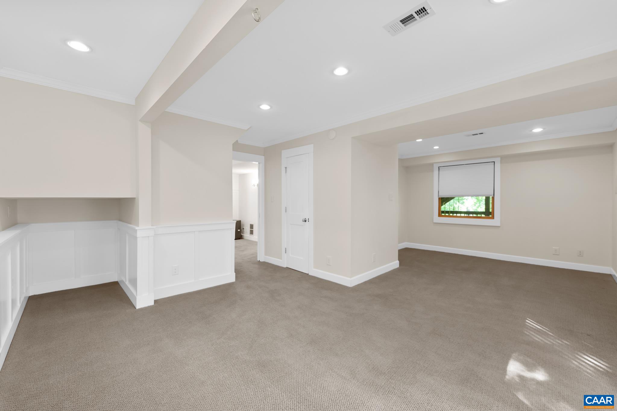 1832 YORKTOWN DR
