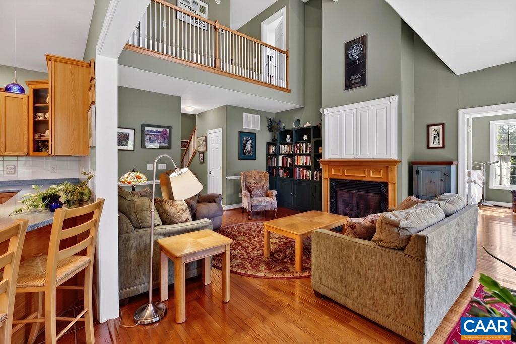 946 STONEY CREEK EAST