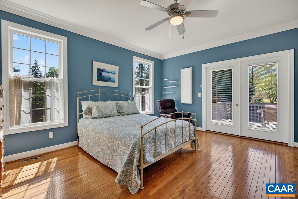 946 STONEY CREEK EAST
