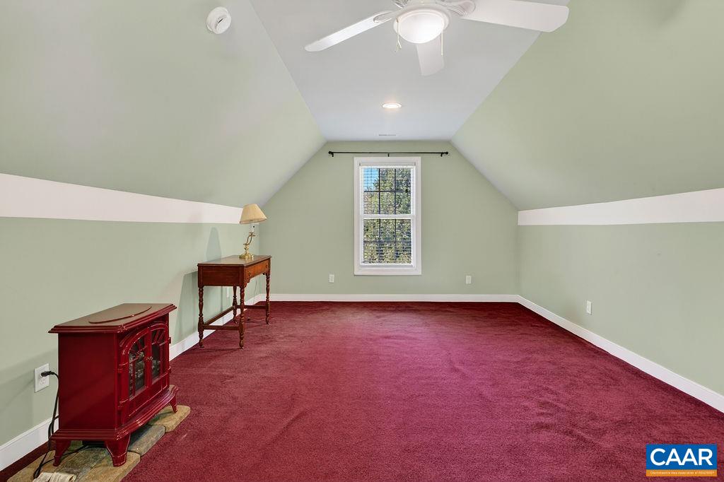 946 STONEY CREEK EAST