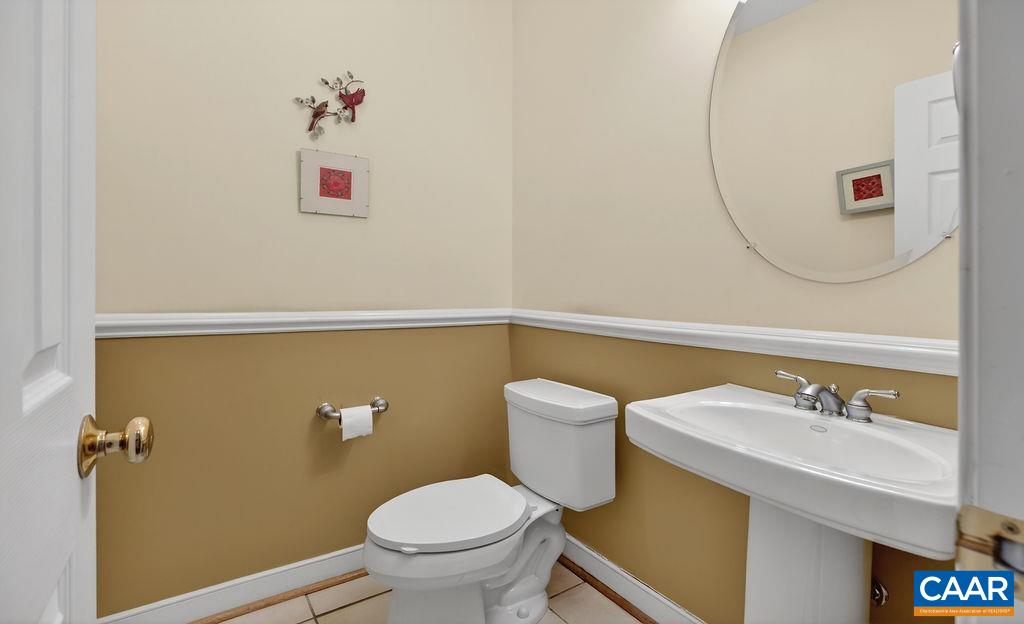 946 STONEY CREEK EAST