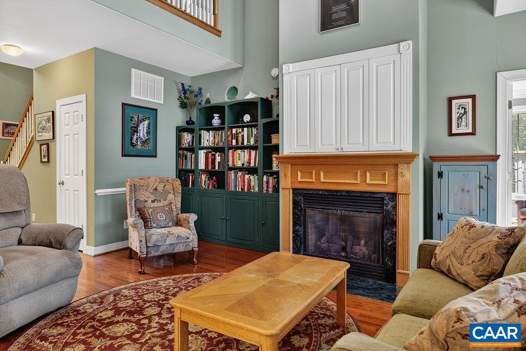 946 STONEY CREEK EAST