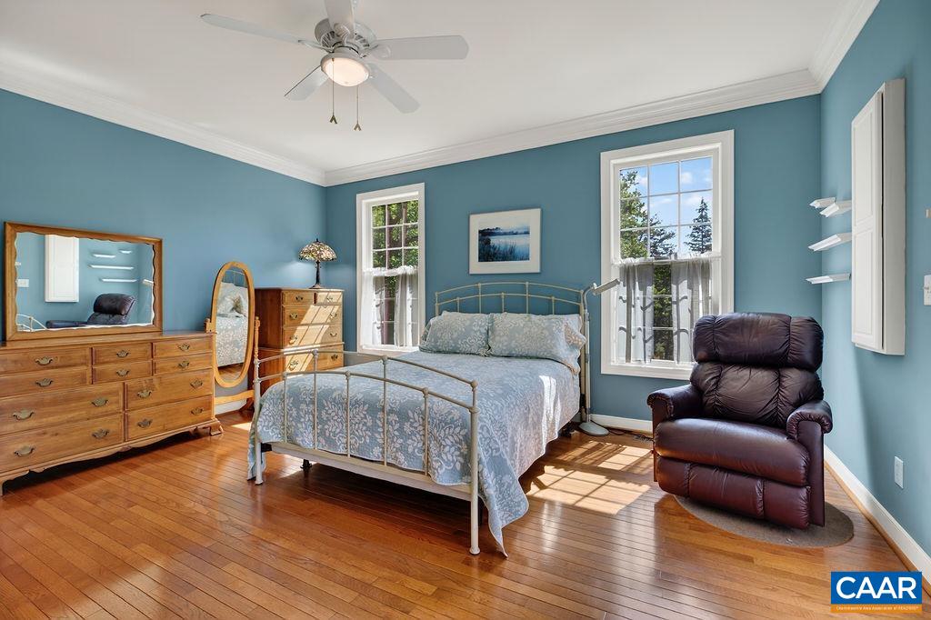 946 STONEY CREEK EAST
