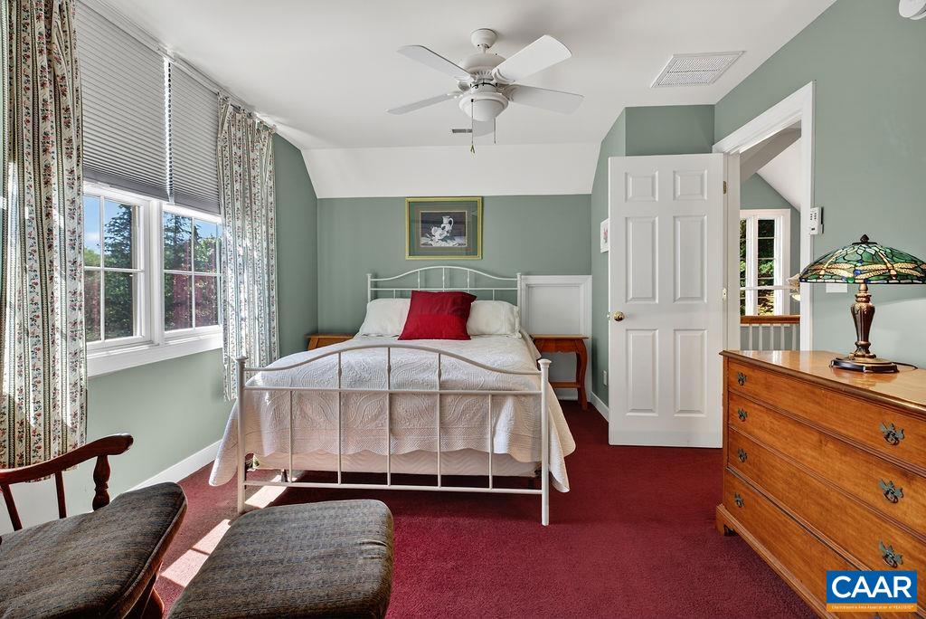 946 STONEY CREEK EAST