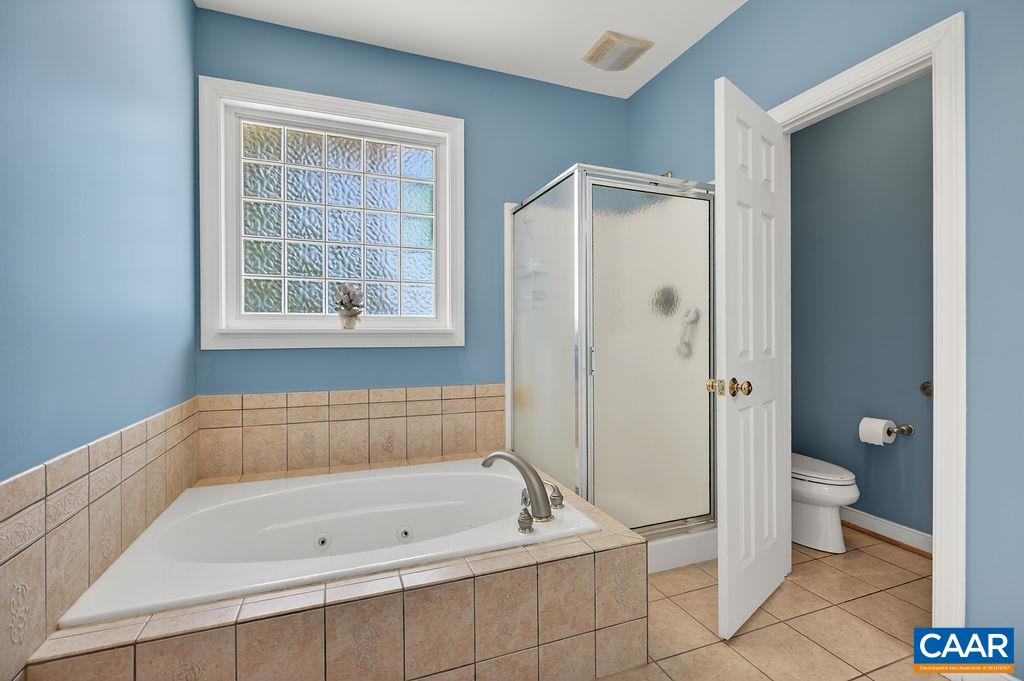 946 STONEY CREEK EAST
