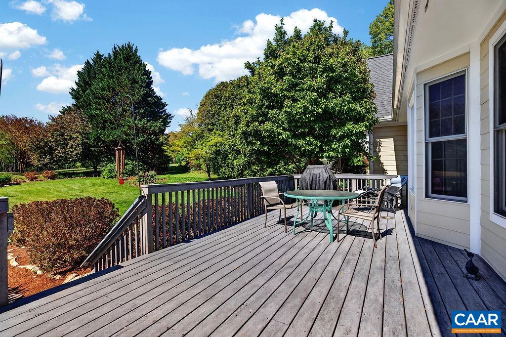 946 STONEY CREEK EAST