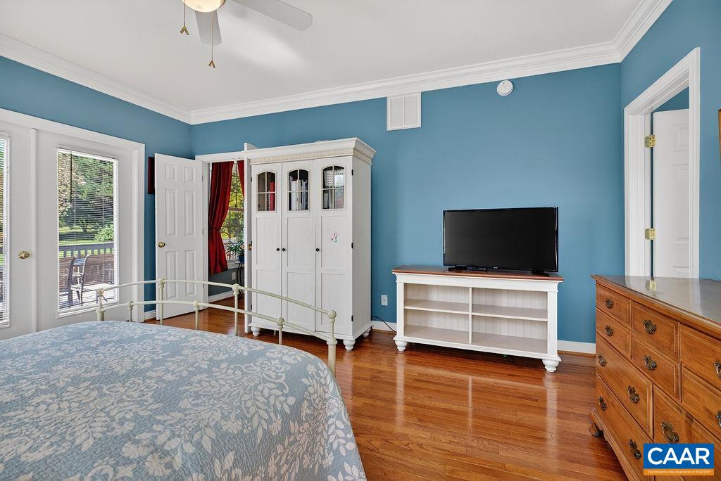 946 STONEY CREEK EAST