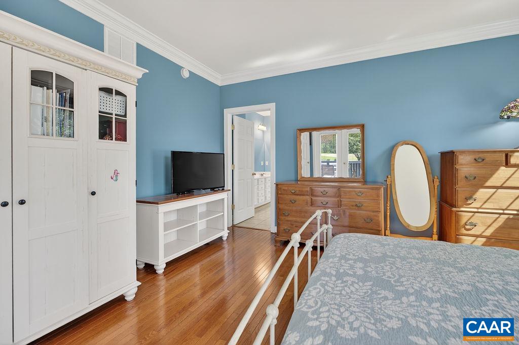 946 STONEY CREEK EAST