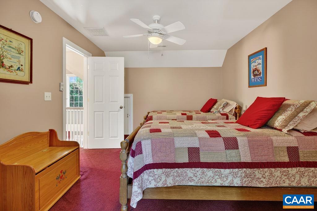 946 STONEY CREEK EAST