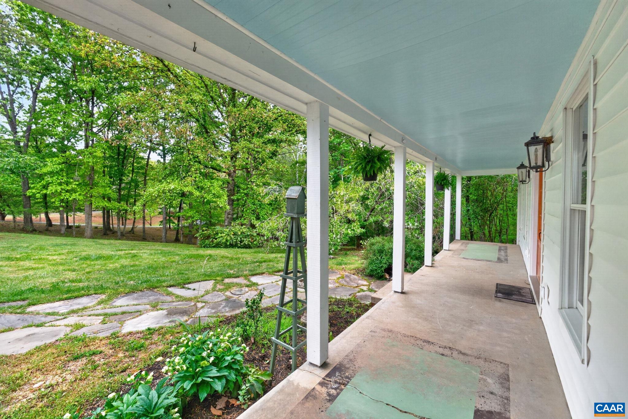 1206 SOUTH KESWICK DR