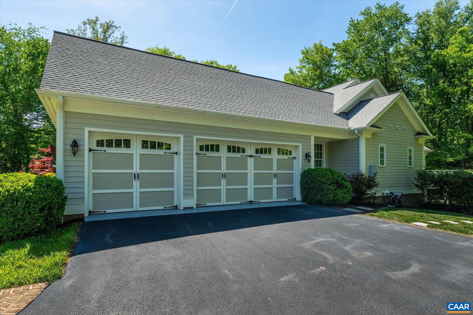 2946 DAVENTRY LN