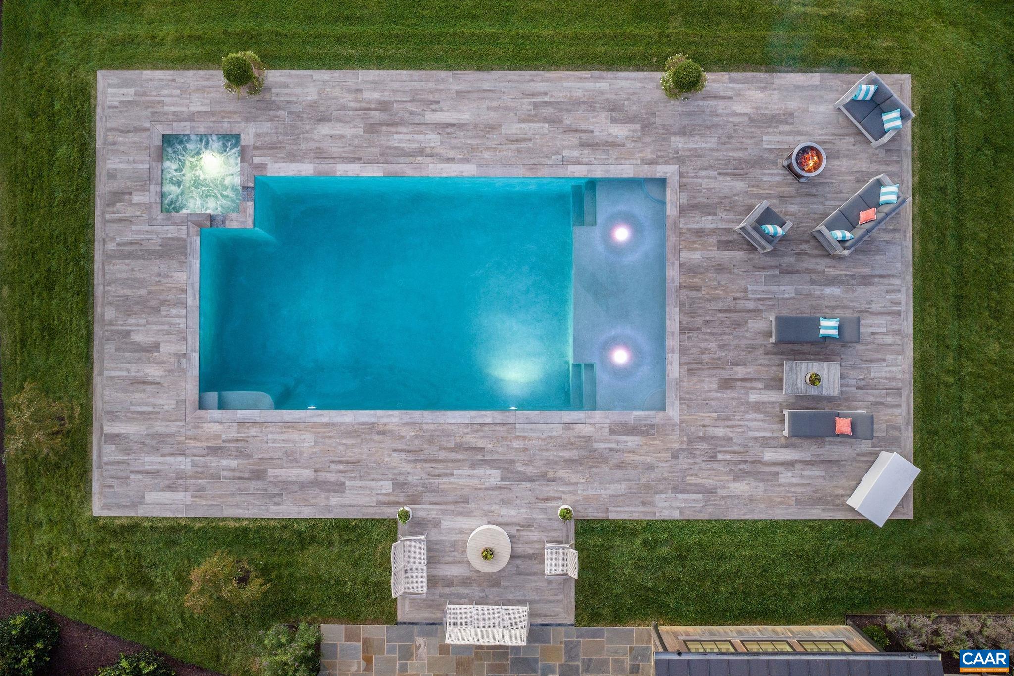 320 BARN HOUSE LN