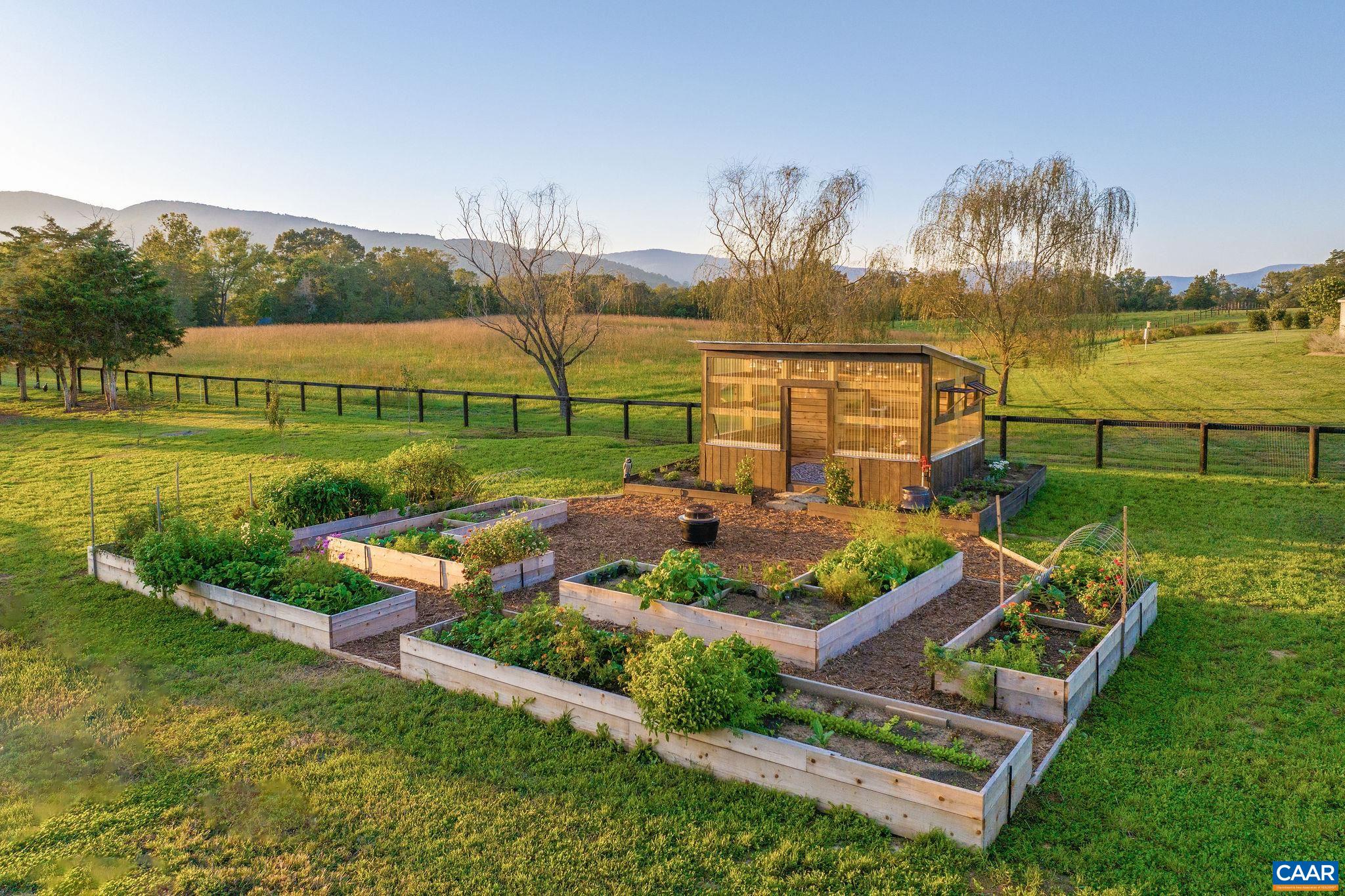 320 BARN HOUSE LN