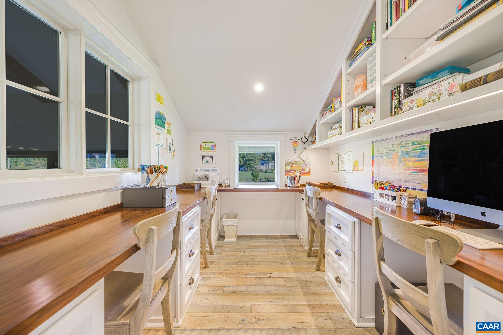 320 BARN HOUSE LN