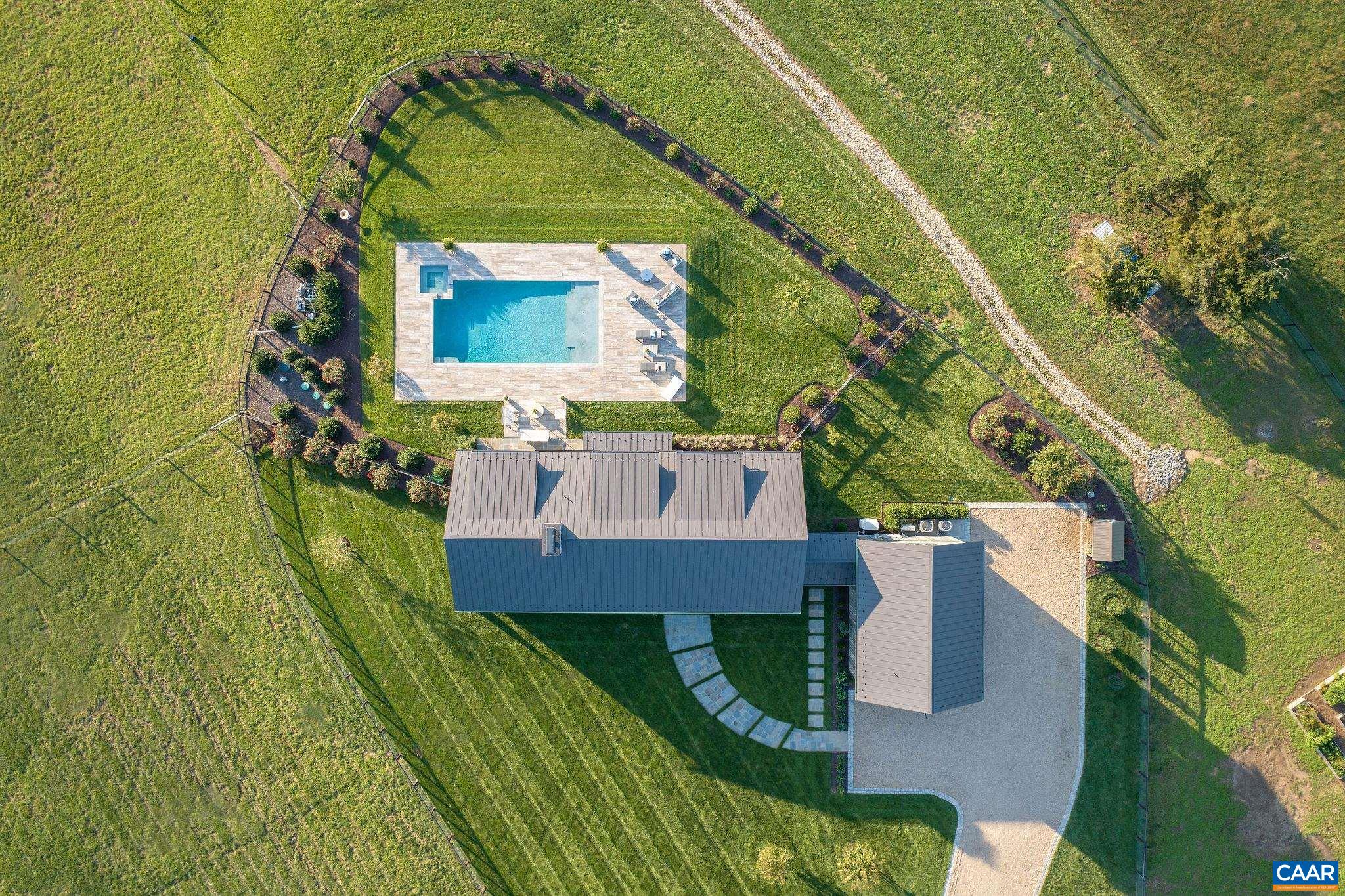 320 BARN HOUSE LN