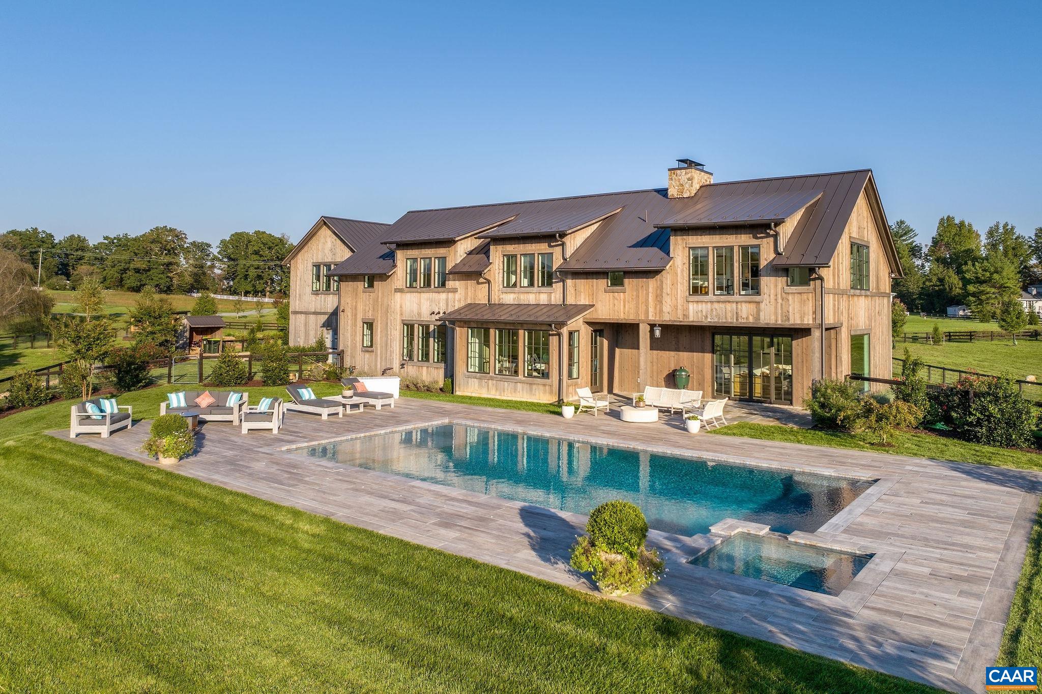 320 BARN HOUSE LN