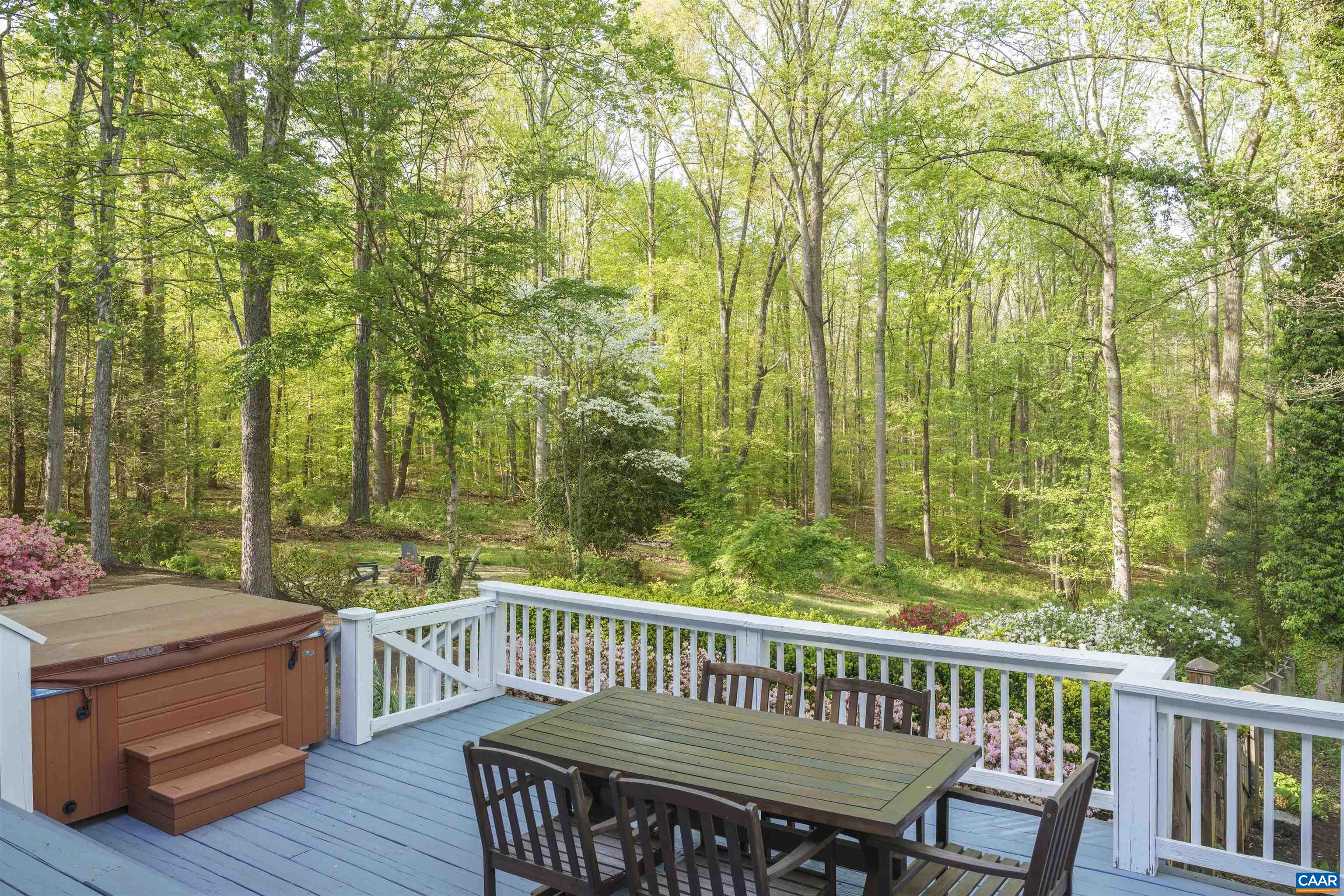 755 LOCHRIDGE LN