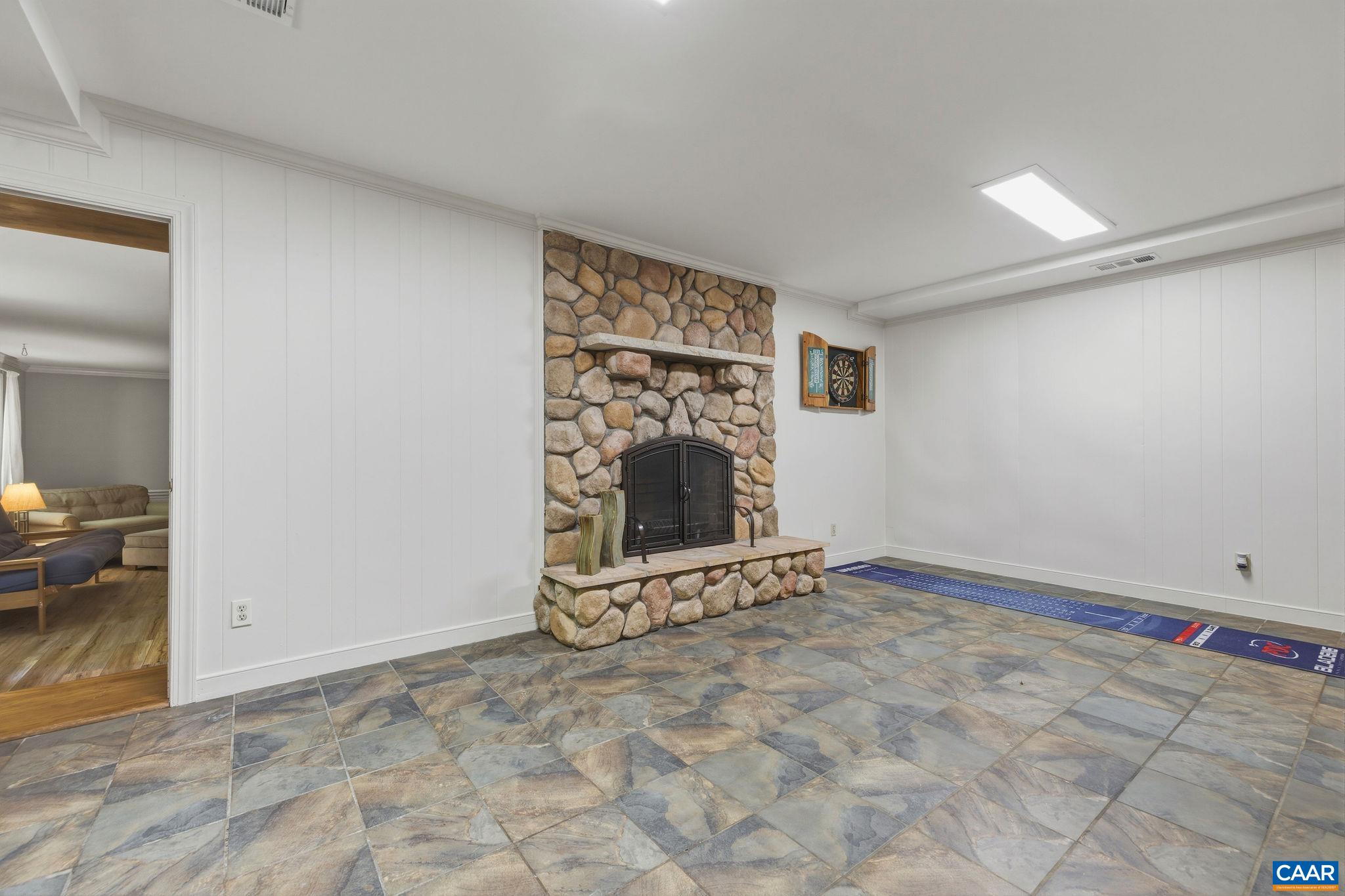 755 LOCHRIDGE LN