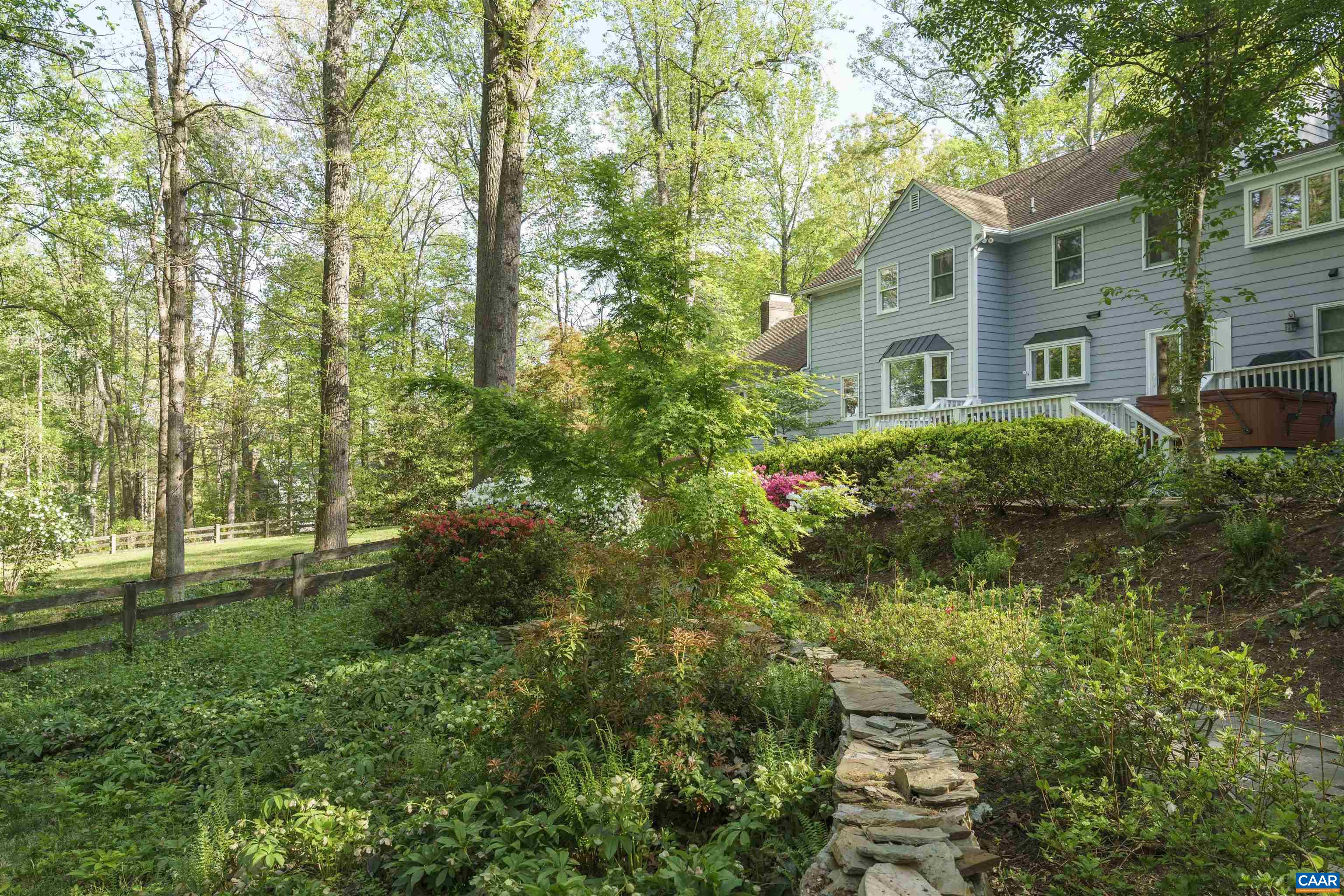 755 LOCHRIDGE LN
