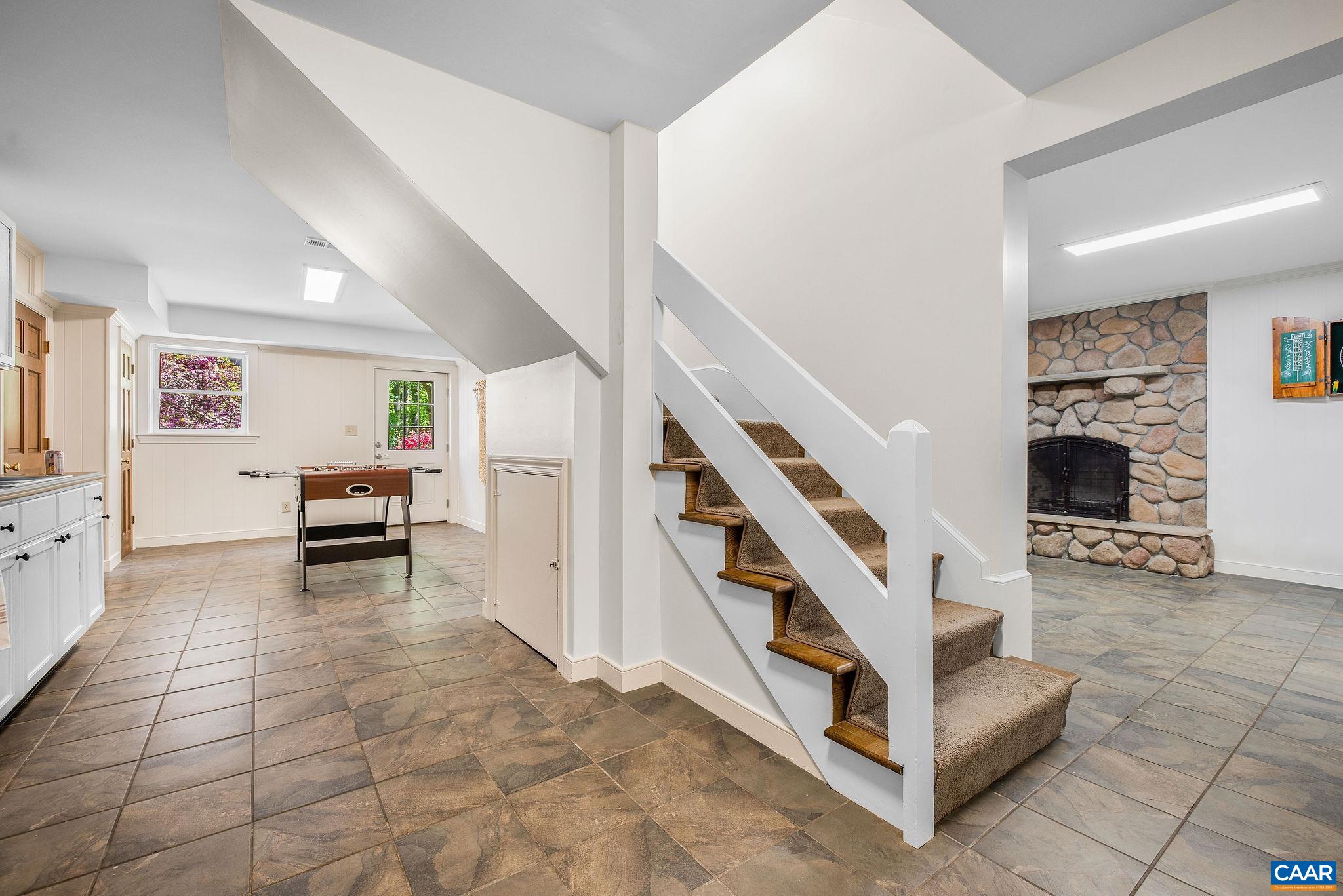 755 LOCHRIDGE LN